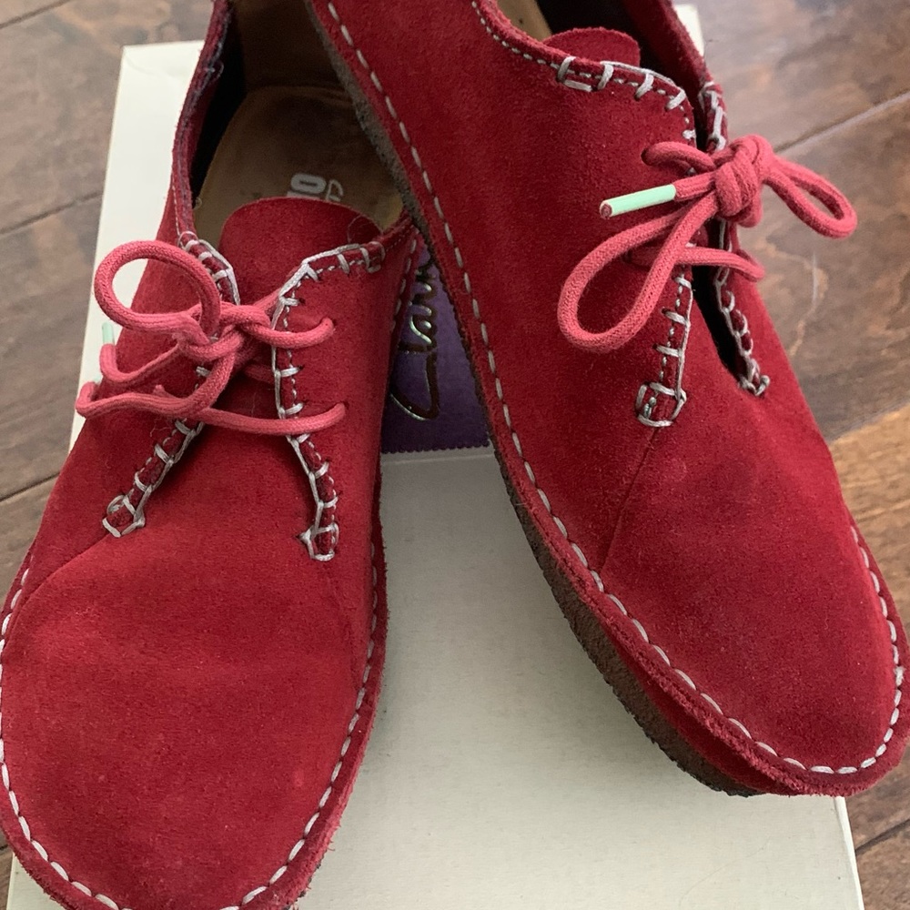 Clarks Originals Janey Mae Red suede. Size 9 1/2. Great condition. Super comfy